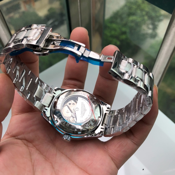 ブランド時計角部分ディテール